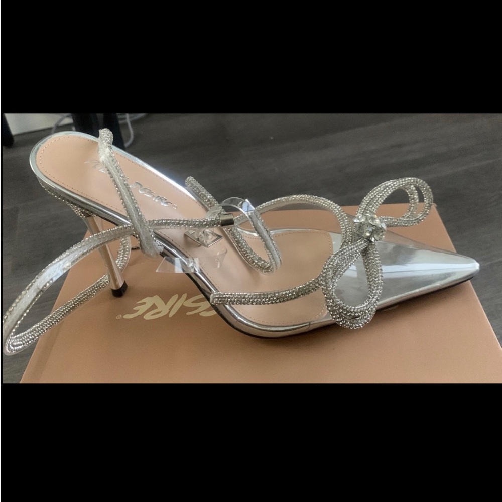 Public desire heels